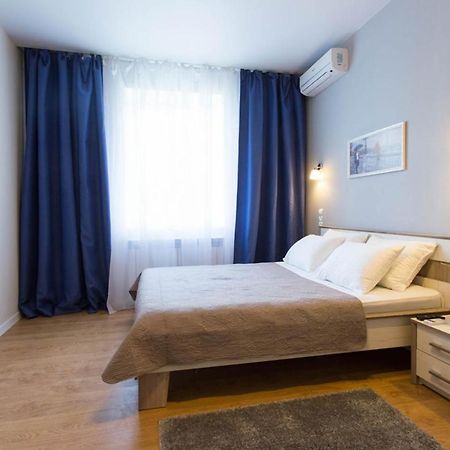 New Studio, Metro Yaroslava Mudroho And Universytet - Chernyshevska Str 95-3 Charkov Buitenkant foto
