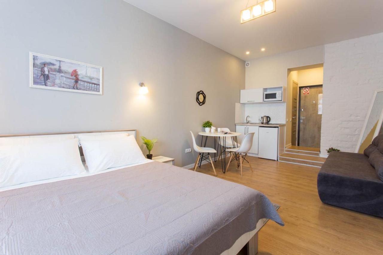 New Studio, Metro Yaroslava Mudroho And Universytet - Chernyshevska Str 95-3 Charkov Buitenkant foto