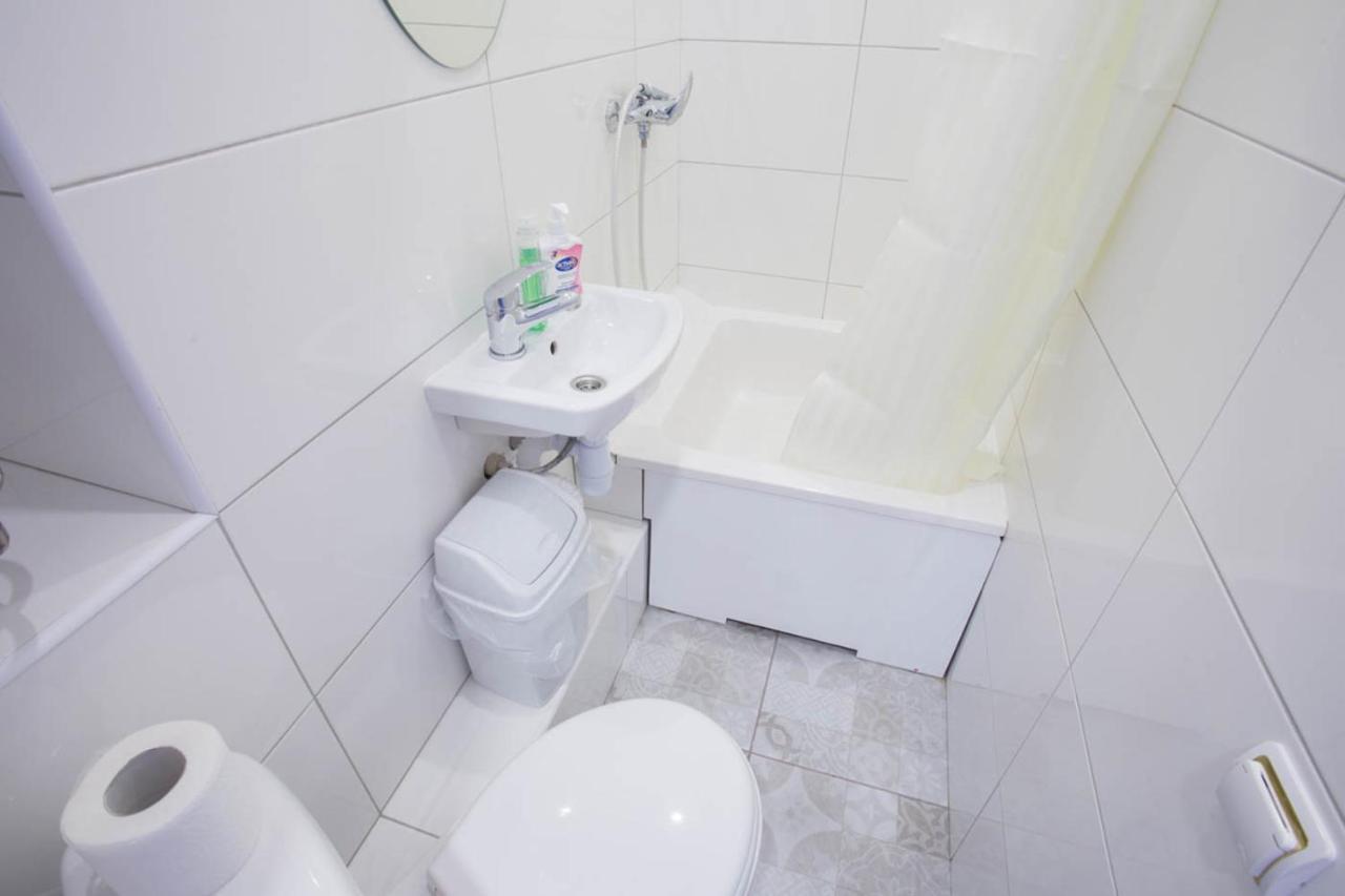 New Studio, Metro Yaroslava Mudroho And Universytet - Chernyshevska Str 95-3 Charkov Buitenkant foto